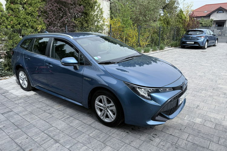 Toyota Corolla Hybryda niski przebieg oryginalny lakier zdjęcie 2