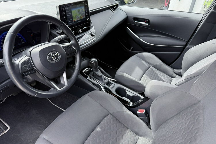 Toyota Corolla Hybryda niski przebieg oryginalny lakier zdjęcie 25