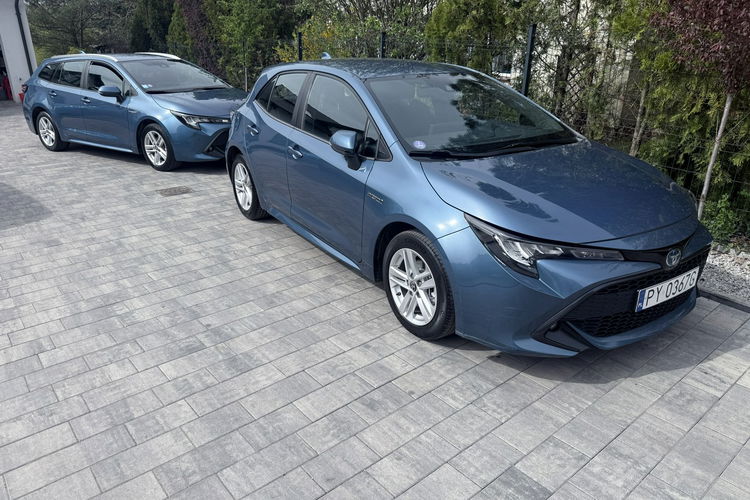 Toyota Corolla Hybryda niski przebieg oryginalny lakier zdjęcie 4