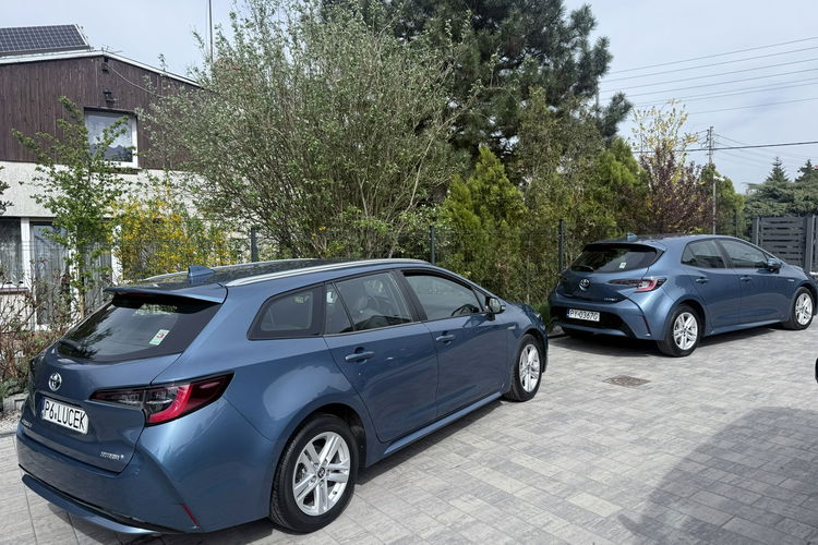 Toyota Corolla Hybryda niski przebieg oryginalny lakier zdjęcie 6