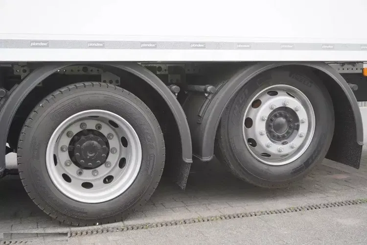 MAN TGX 26.400 / Nowa izoterma Plandex 23 palety / GWARANCJA zdjęcie 15