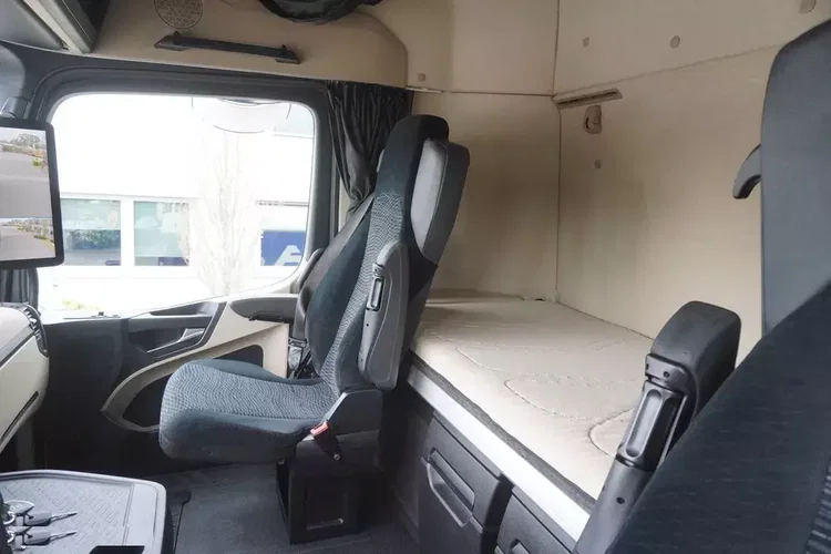 Mercedes Actros 2545 / 2021 / BDF / kab. sypialna zdjęcie 18
