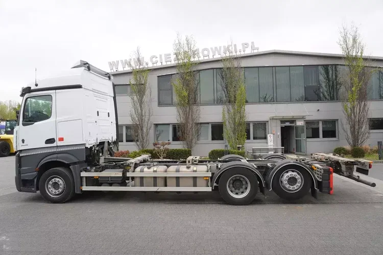 Mercedes Actros 2545 / 2021 / BDF / kab. sypialna zdjęcie 2