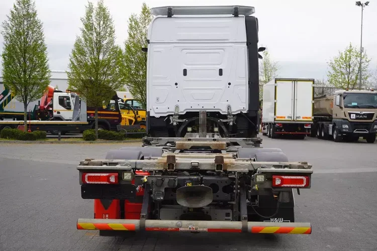 Mercedes Actros 2545 / 2021 / BDF / kab. sypialna zdjęcie 4