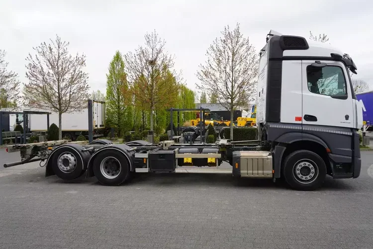 Mercedes Actros 2545 / 2021 / BDF / kab. sypialna zdjęcie 6