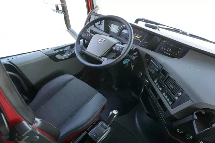 Volvo / FH / 420 / EURO 6 / ACC / MAŁY PRZEBIEG zdjęcie 13