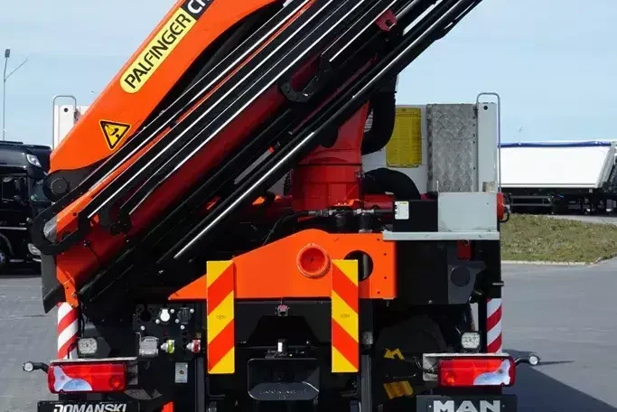 MAN TGS / 26.400 / 6 X 2 / SKRZYNIOWY + HDS / PALFINGER PK 22002 / OŚ SKRĘTNA zdjęcie 18