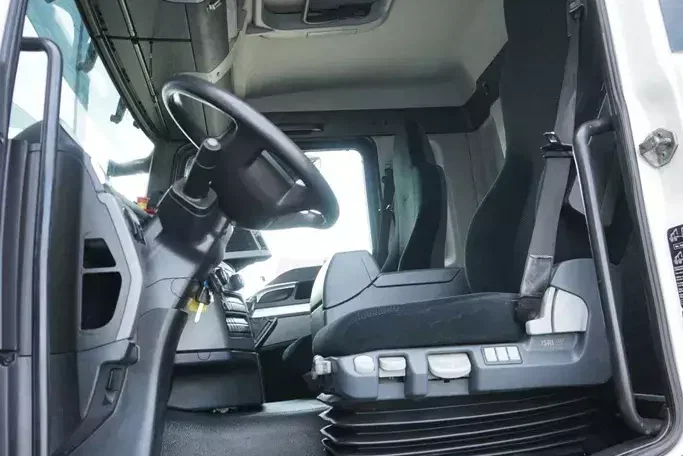 MAN TGS / 26.400 / 6 X 2 / SKRZYNIOWY + HDS / PALFINGER PK 22002 / OŚ SKRĘTNA zdjęcie 7