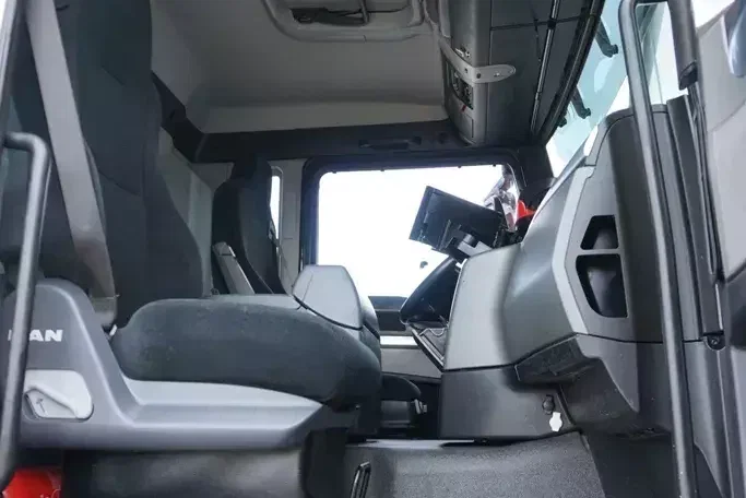 MAN TGS / 26.400 / 6 X 2 / SKRZYNIOWY + HDS / PALFINGER PK 22002 / OŚ SKRĘTNA zdjęcie 8