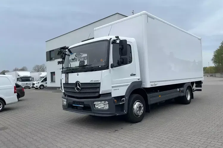 Mercedes ATEGO 1324/ Ładownośc 7, 5 tony/ kontener 6.2m zdjęcie 2