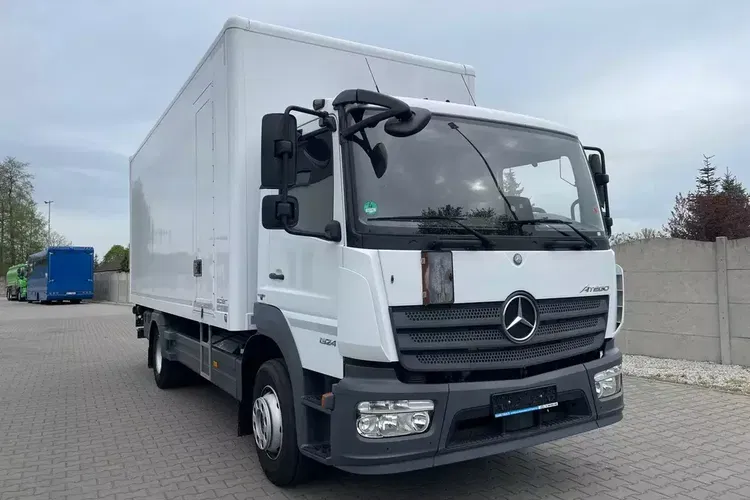 Mercedes ATEGO 1324/ Ładownośc 7, 5 tony/ kontener 6.2m zdjęcie 4