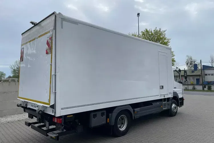 Mercedes ATEGO 1324/ Ładownośc 7, 5 tony/ kontener 6.2m zdjęcie 7