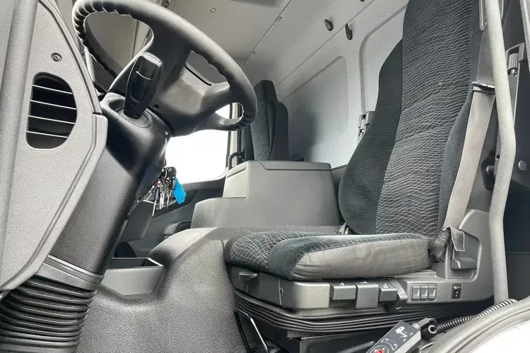 Mercedes ATEGO 1324/ Ładownośc 7, 5 tony/ kontener 6.2m zdjęcie 9