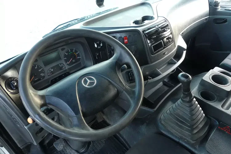 Mercedes AXOR 1828 4x4 / WYWROTKA + HDS HIAB 10.3 m / SKŁADANY W Z / zdjęcie 22