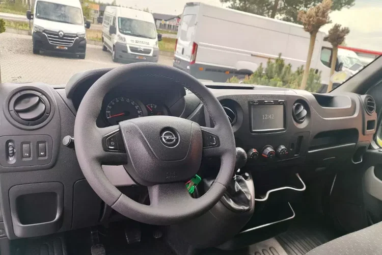 Opel Movano zdjęcie 36