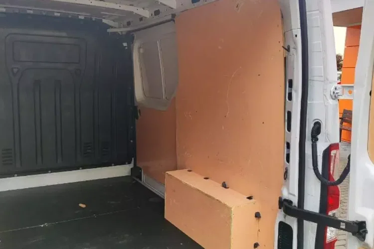 Opel Movano zdjęcie 40