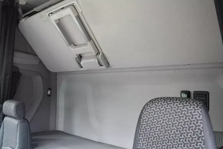 Scania R450 RETARDER | ADR | STANDARD | NAWIGACJA | 2 ŁÓŻKA | 1.300 L | MIĘDZYOSIE zdjęcie 23