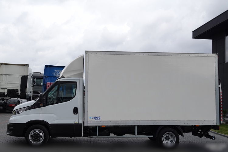 Iveco DAILY 3.0 / KONTENER-FURGON / WINDA 750 KG / DMC: 3500 KG / NISKI PRZEBIEG / 2021 zdjęcie 7