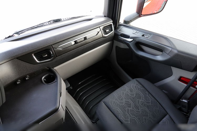 Scania R 450 / LOWDECK / MEGA / OPONY 100% / 2021 / PO ZŁOTYM KONTRAKCIE SERWISOWYM  zdjęcie 33