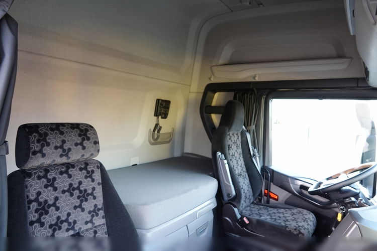 Scania R 450 / RETARDER / HYDRAULIKA do wywrotu+ dwuobwodowa / CAŁA NA PODUSZKACH  / OPONY 100% / SPROWADZONA / PO ZŁOTYM KONTRAKCIE SERWISOWYM zdjęcie 34