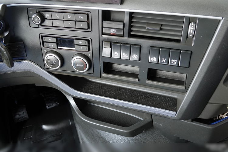 Volvo FH 500 / KLIMA POSTOJOWA / I-SAVE / NOWY MODEL  / PO ZŁOTYM KONTRAKCIE SERWISOWYM zdjęcie 32