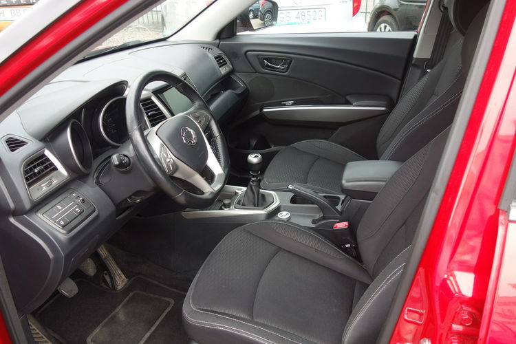 SsangYong Tivoli zdjęcie 10