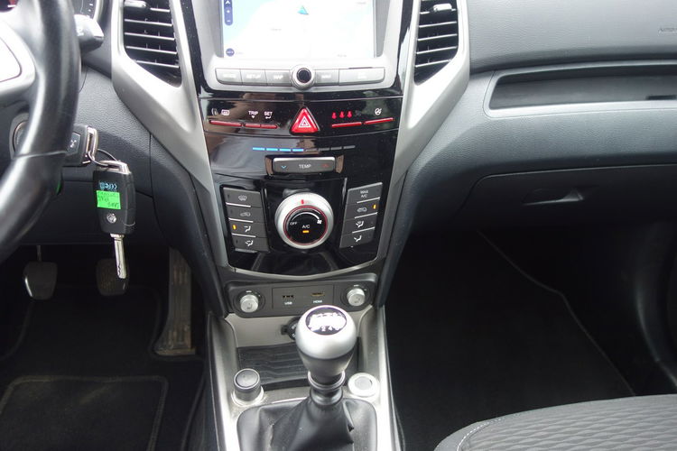 SsangYong Tivoli zdjęcie 7