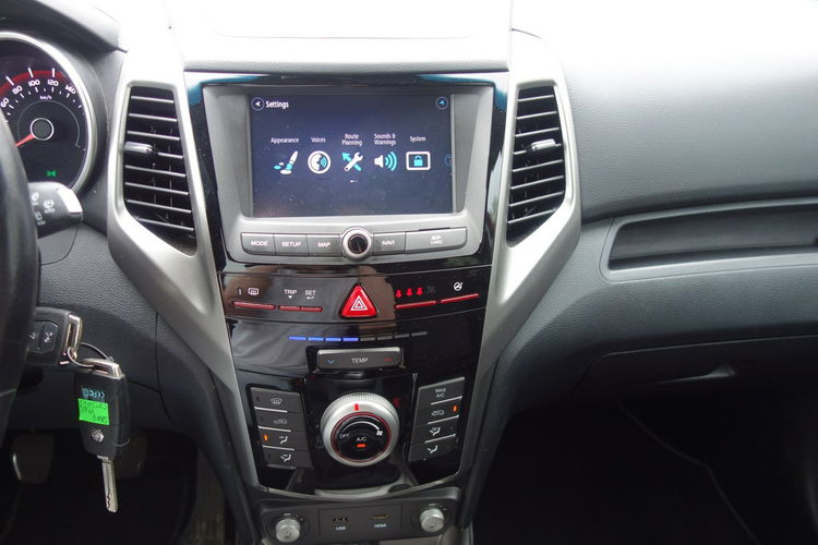 SsangYong Tivoli zdjęcie 8