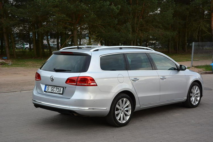 Volkswagen Passat Highline Radar ACC Kamera 4-Motion bi-Xenon Ledy Skóry Navi 2xParktr. zdjęcie 13
