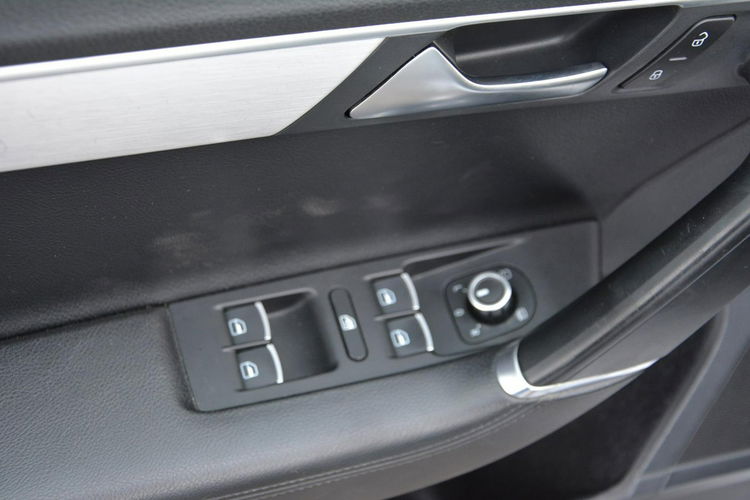 Volkswagen Passat Highline Radar ACC Kamera 4-Motion bi-Xenon Ledy Skóry Navi 2xParktr. zdjęcie 28
