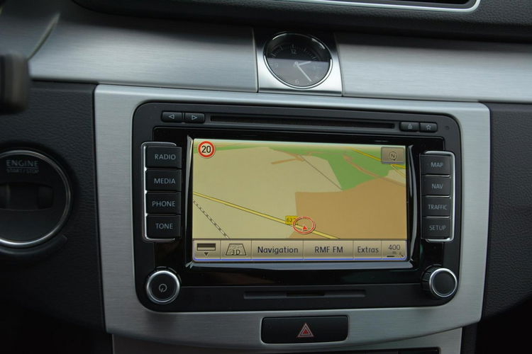 Volkswagen Passat Highline Radar ACC Kamera 4-Motion bi-Xenon Ledy Skóry Navi 2xParktr. zdjęcie 29