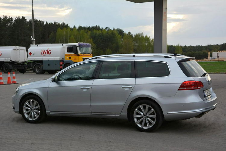 Volkswagen Passat Highline Radar ACC Kamera 4-Motion bi-Xenon Ledy Skóry Navi 2xParktr. zdjęcie 5