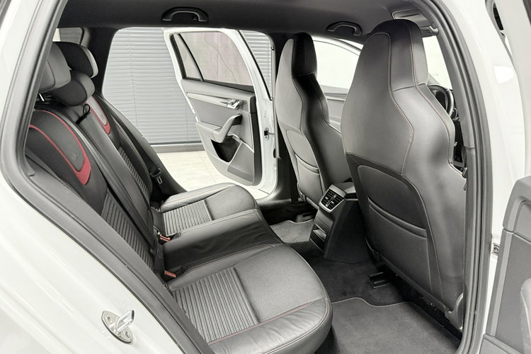 Skoda Octavia RS 2.0 TDI 184KM CHALLENGE VRS Mode AppleCar Bi-Xenon El.Klapa NIEMCY zdjęcie 36