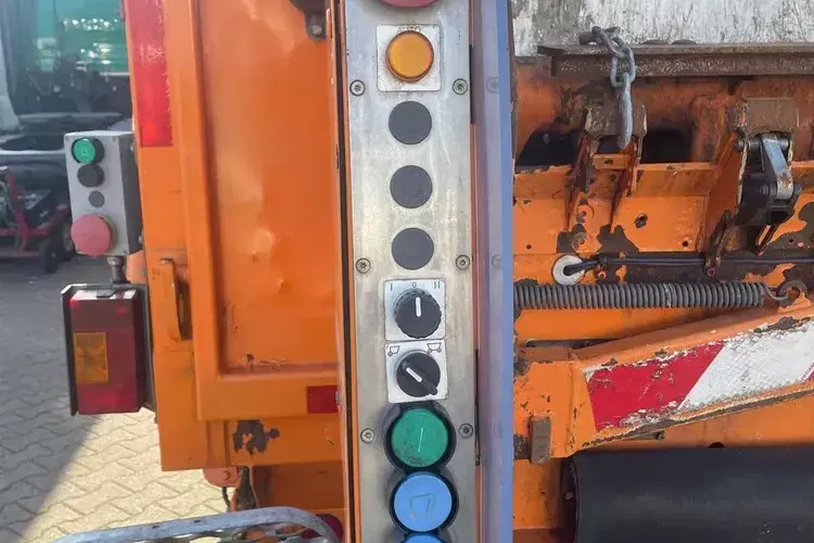 Mercedes ECONIC 2926 EEV/ / ŚMIECIARKA/ZOELLER zdjęcie 8