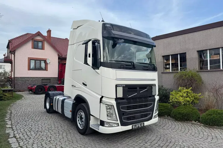 Volvo FH GLOBETROTTER zdjęcie 3