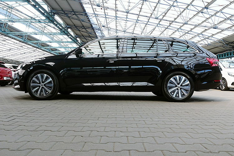 Skoda Superb STYLE+Automat+Led Gwarancja FABRYCZNA do 2027r 1wł Kraj Bezwypadkowy 4x2 zdjęcie 4