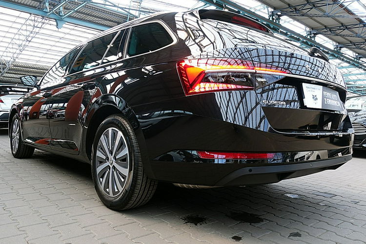Skoda Superb STYLE+Automat+Led Gwarancja FABRYCZNA do 2027r 1wł Kraj Bezwypadkowy 4x2 zdjęcie 5
