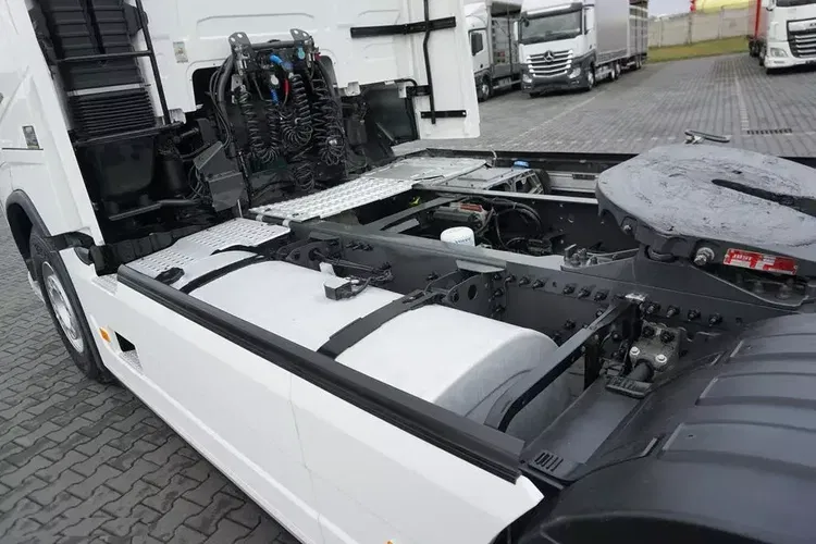 Volvo FH / 460 / EURO 6 / ACC / NISKI zdjęcie 10