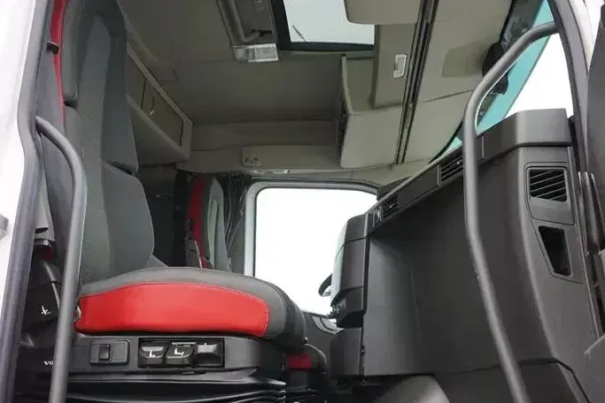 Volvo FH / 460 / EURO 6 / ACC / NISKI zdjęcie 8