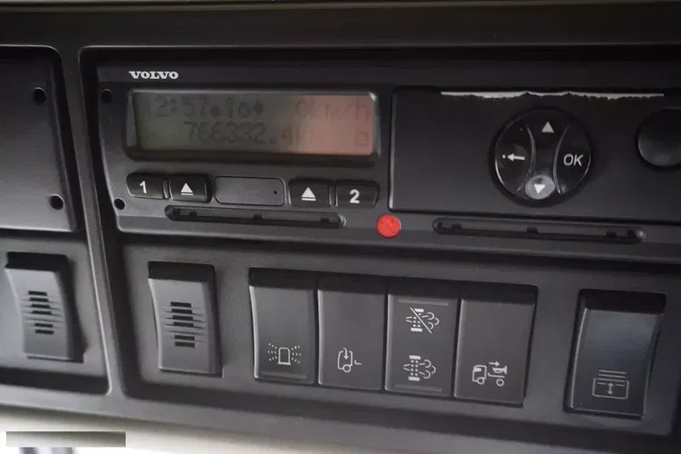 Mercedes FH16 750 8x4 / 750 KM / Ładowność 21.8 t / zabudowa z kłonicami zdjęcie 20