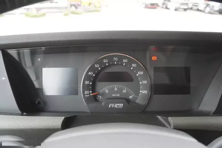 Mercedes FH16 750 8x4 / 750 KM / Ładowność 21.8 t / zabudowa z kłonicami zdjęcie 27