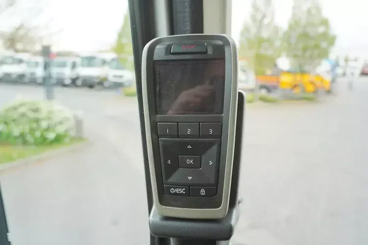 Mercedes FH16 750 8x4 / 750 KM / Ładowność 21.8 t / zabudowa z kłonicami zdjęcie 28