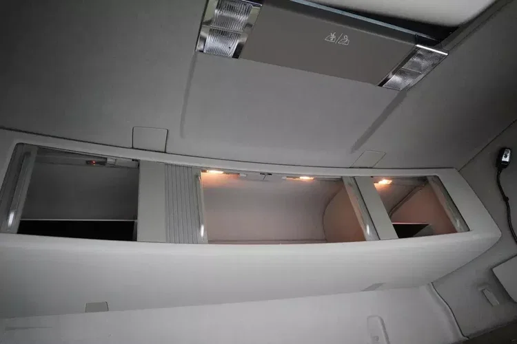 Mercedes FH16 750 8x4 / 750 KM / Ładowność 21.8 t / zabudowa z kłonicami zdjęcie 29