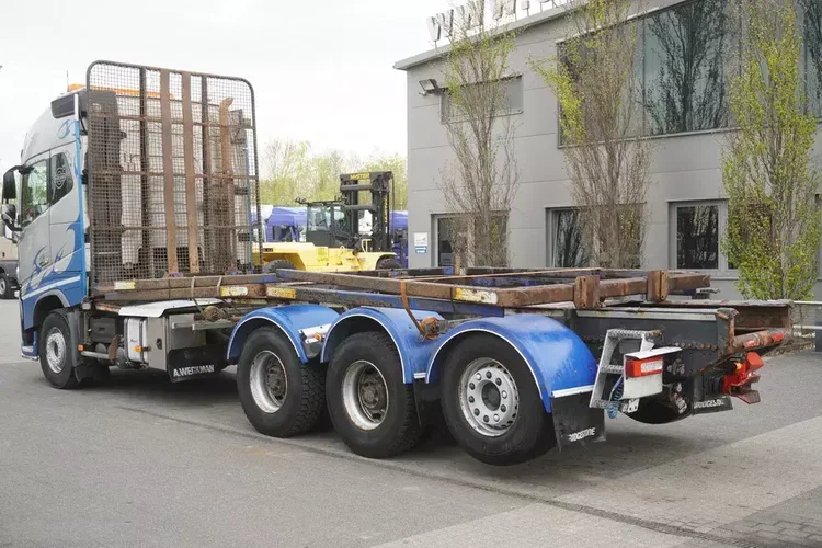 Mercedes FH16 750 8x4 / 750 KM / Ładowność 21.8 t / zabudowa z kłonicami zdjęcie 3