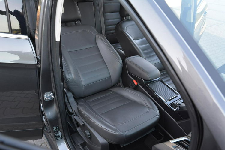 Ford Kuga Titanium 4WD Panorama Skóry Ledy Navi Kamera Panorama El.Klapa ASO zdjęcie 18