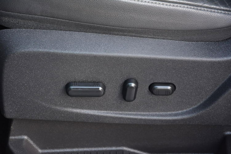 Ford Kuga Titanium 4WD Panorama Skóry Ledy Navi Kamera Panorama El.Klapa ASO zdjęcie 22