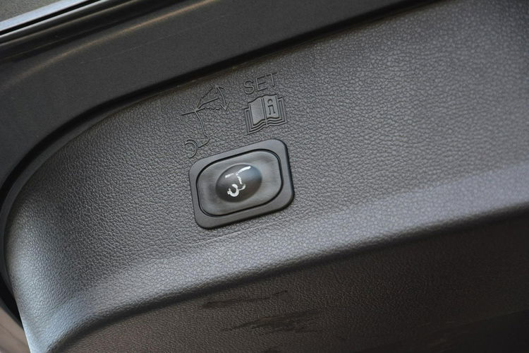 Ford Kuga Titanium 4WD Panorama Skóry Ledy Navi Kamera Panorama El.Klapa ASO zdjęcie 36