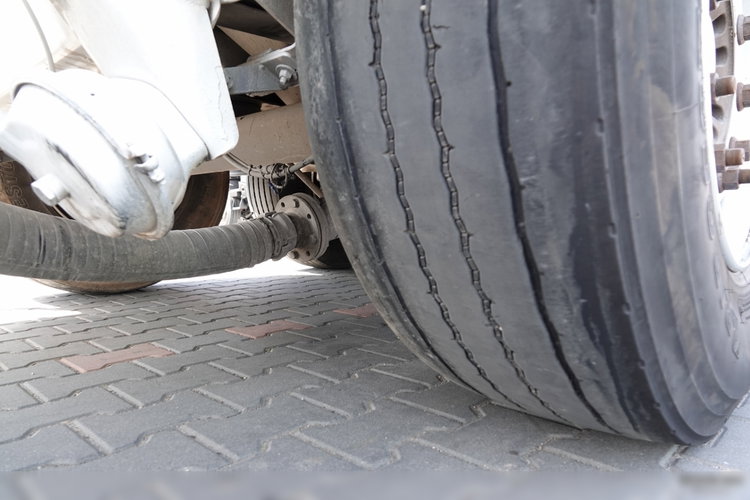 Spitzer CEMENTONACZEPA / 34 000 L / SILOS / 3 KOMORY / OSIE SAF  zdjęcie 13