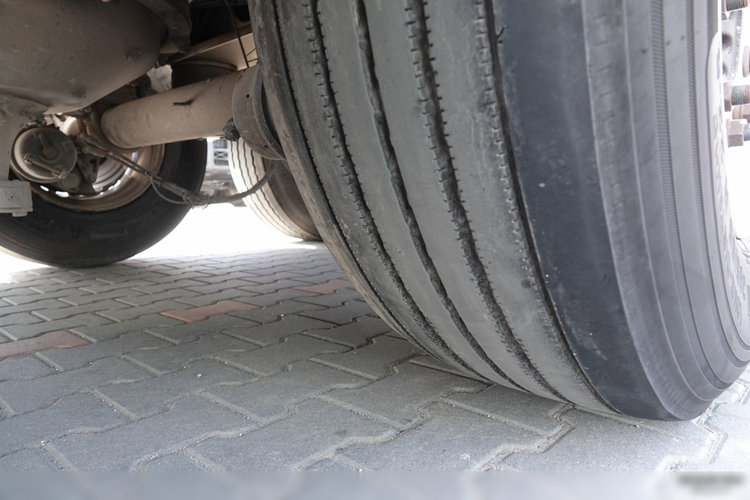 Spitzer CEMENTONACZEPA / 34 000 L / SILOS / 3 KOMORY / OSIE SAF  zdjęcie 14