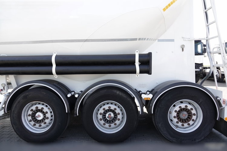 Spitzer CEMENTONACZEPA / 34 000 L / SILOS / 3 KOMORY / OSIE SAF  zdjęcie 16